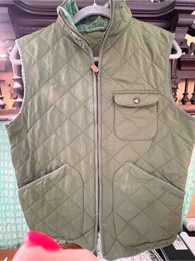 Vineyard Vines Quilted Olive Green Women's Vest. Ladies small